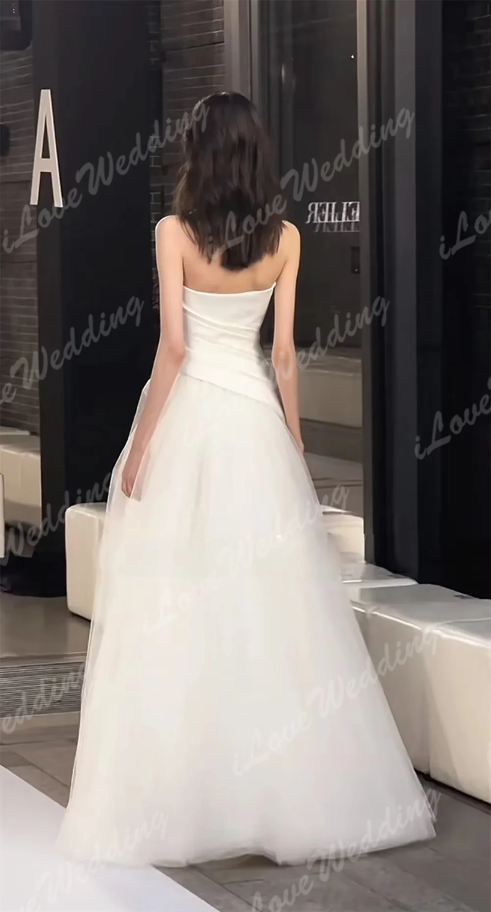 맞춤형 아이보리 A 라인 댄스 파티 드레스 Photoshoot Strapless 패치 워크 이브닝 가운 Pleats 새틴과 부드러운 Tulle 웨딩 파티 드레스