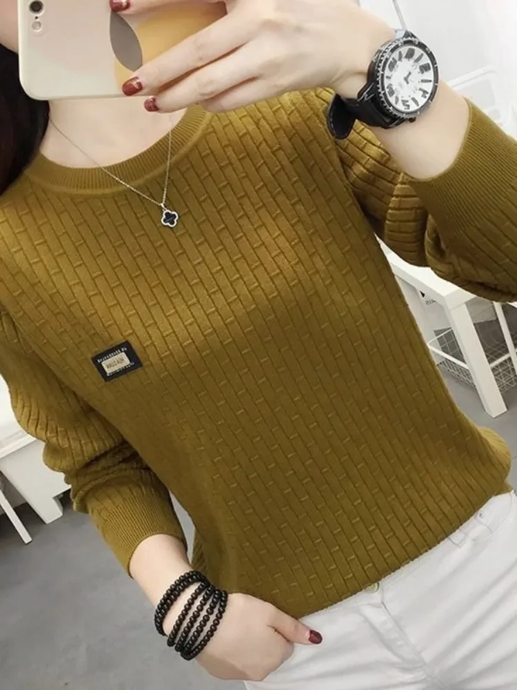 女性のラウンドネックニット長袖ベースシャツゆったり暖かいアウター春秋冬ファッショナブルな多用途耳カバー