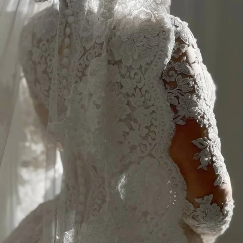 Lace White Appliques Wedding Dresses long sleeves  Shiny Flower Decal puff skirt long tail Made wedding dress Bridal Gown