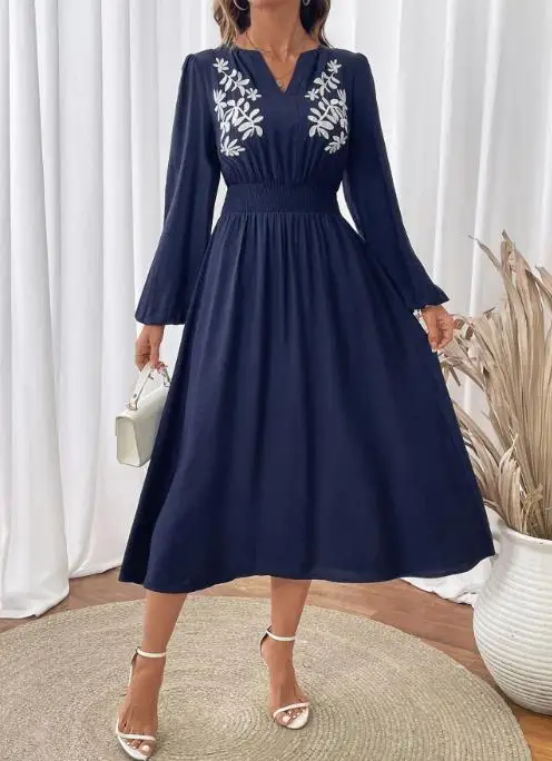 

Autumn 2025 New Ethnic Style Waist Cinched V-Neck Blue Embroidered Women's Dress Elegant Slim Fit A-Line Long Sleeved Dress