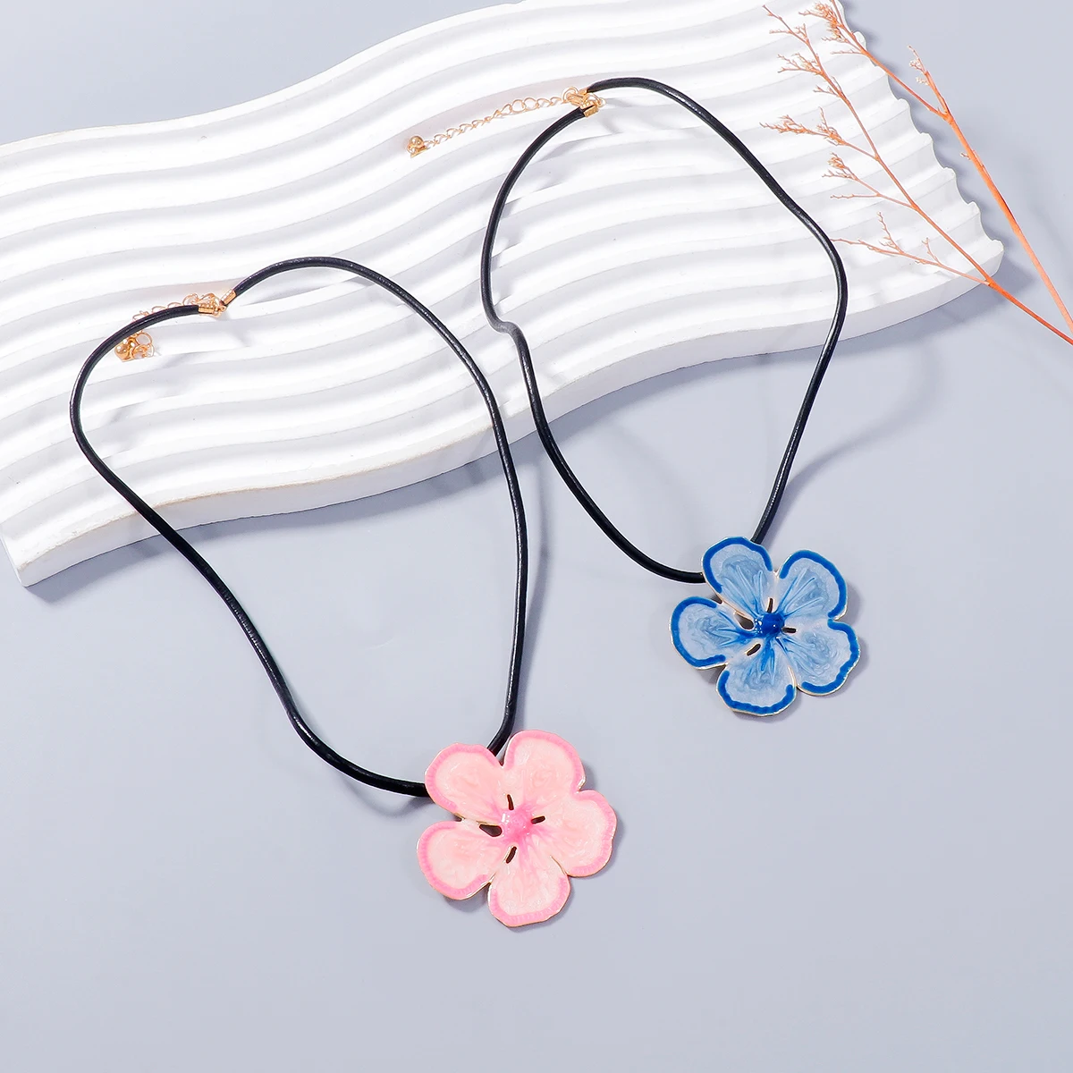 2024 New ZAA Fashion Necklaces for Women Alloy Drop Oil Enamel Flower Pendant Necklace Jewelry Collar Holiday Party Accessories