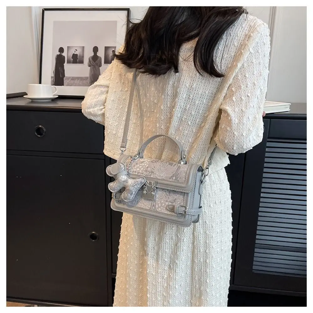 

Elegant Embossed Shoulder Bag Exquisite Metal Buckle Underarm bag Square Messenger Bag