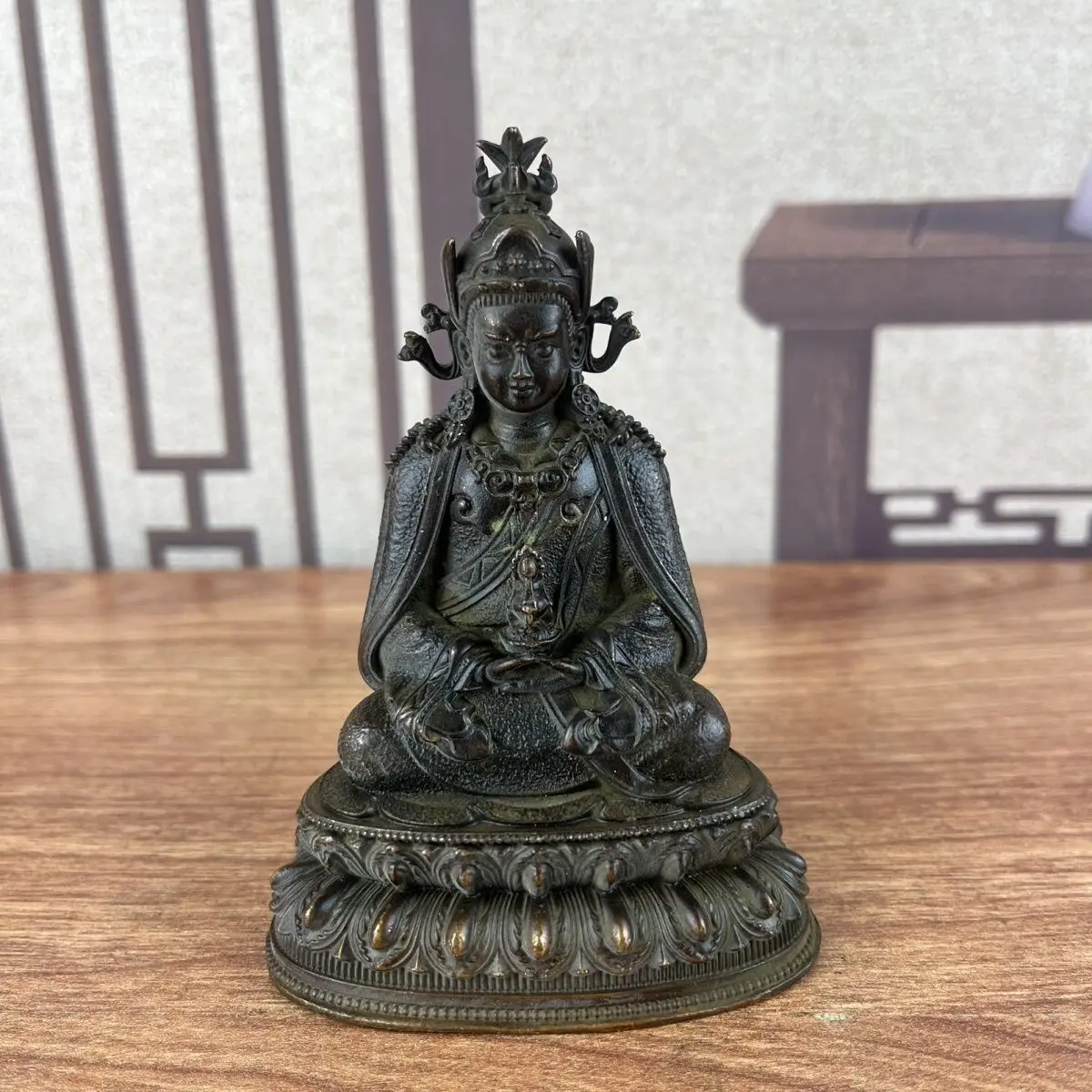 

Antique bronze statue of Padmasambhava, the great joy of Padmasambhava, home furnishings, decorations, ornaments
