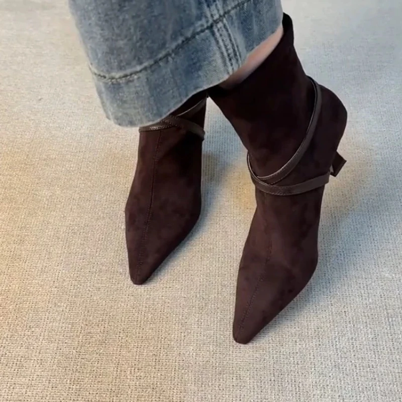 من المألوف بسيطة وشعبية عالية الكعب المرأة حذاء من الجلد أشار تو أنيقة الشتاء التمهيد 2025 أحذية الموضة #3