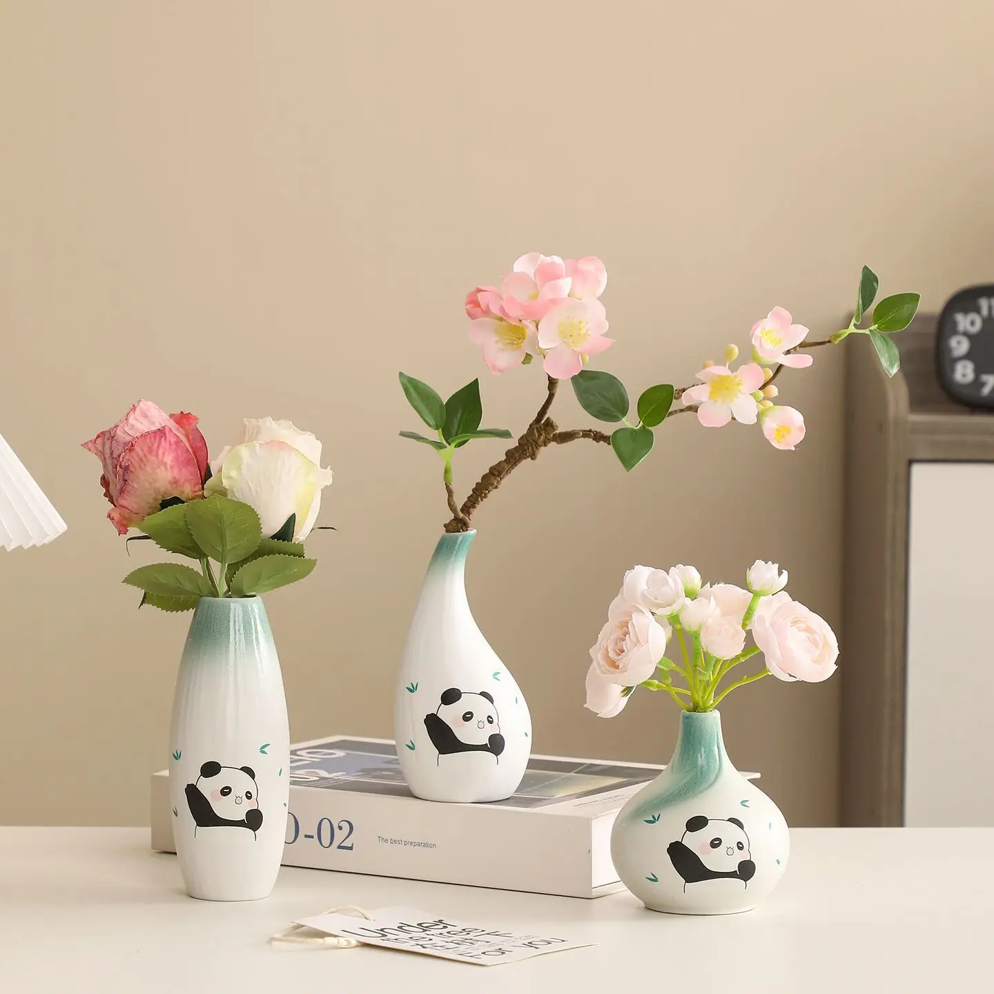 Ceramic Small Vase Cute Bear Hydroponic Green Plant Flower Niche Flower Device Simulated Flower Desktop Office Decoration