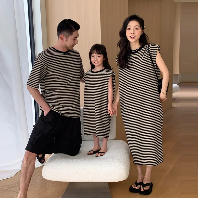 Father and Son Baby T Shirt Family Fashion Tee Shirt Mother and Daughter Girl Sleevless Dress Korean Parent-child Clothes 2024