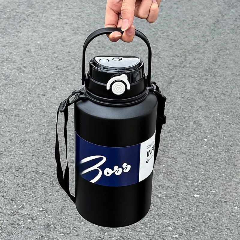 1 Stück 2000ml Eis- und Wärmeisolierter Trinkbecher, Tragbare Outdoor-Sportflasche, Einfacher und Modischer Becher – Detail 7