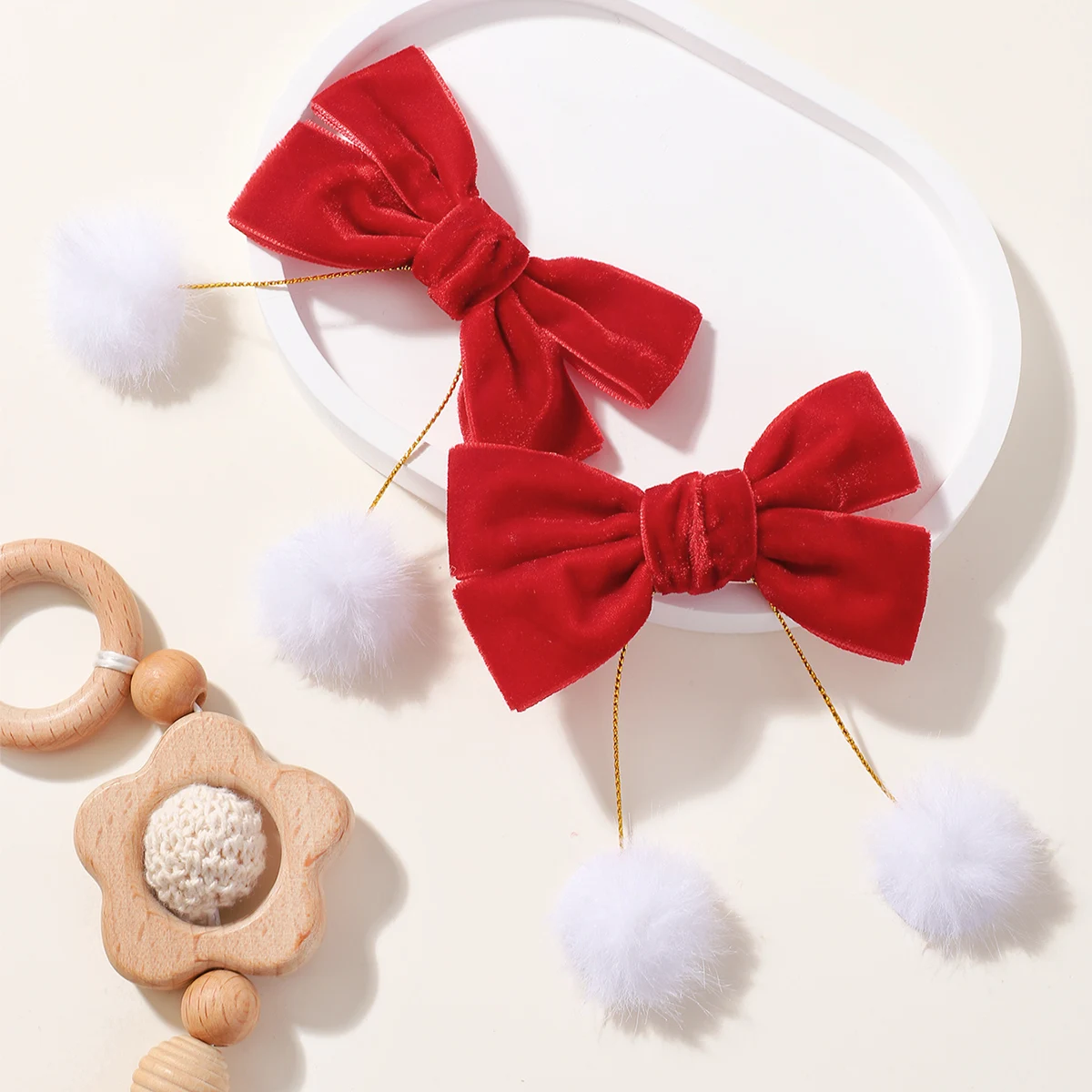

2pcs/lot Red Velvet Bows Hair Clips with Cute Pompoms Hairpins for Baby Girls Christmas New Year Headwear Kids Accessory Gift
