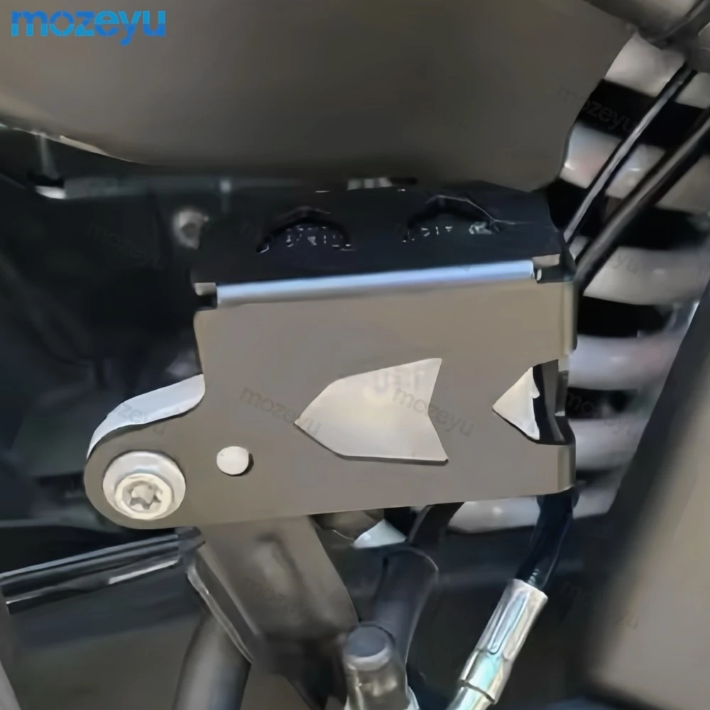 

For Voge 500ac 525ac Ds525x Rr660s Ds625x Ds800x Motorcycle Rear Brake Master Cylinder Oil Cup Guard Rear Brake Reservoir Guard​