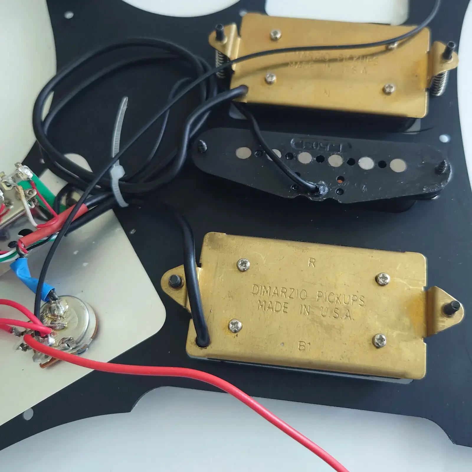 Guitar Prewired Loaded Pickguard with HSH Alnico 5 Humbucker Pickups Set for RG Electric Guitars Replacement Parts