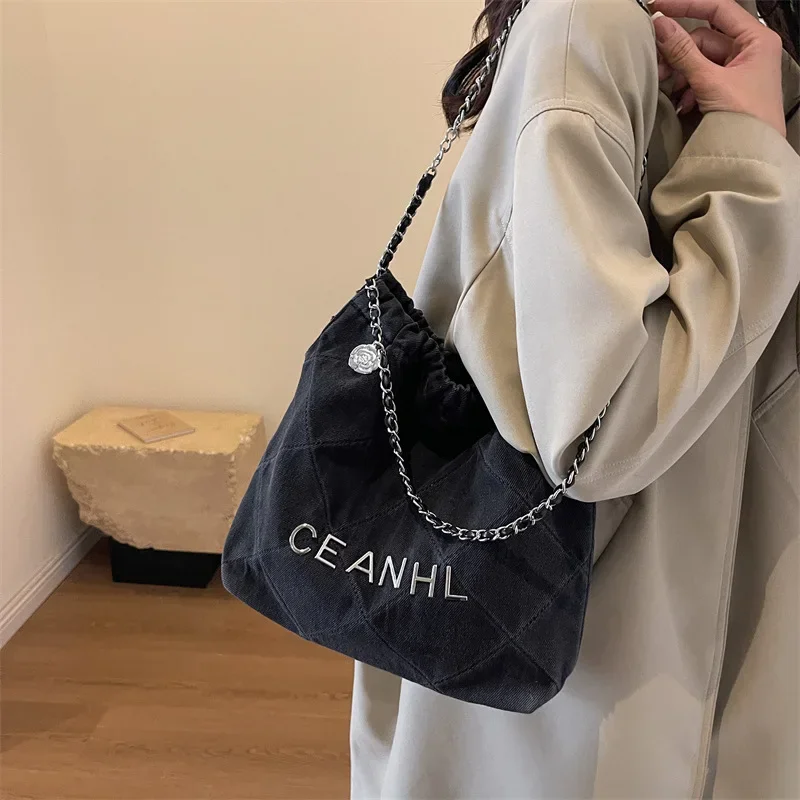 Xiaoxiang Feng Bucket Bag for Women New Style Washed Denim Bag Chain Shoulder Crossbody Bag Large Capacity Handbag for Women