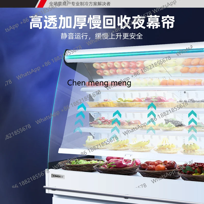 Lemari pendingin display dengan tirai udara untuk menjaga kesegaran buah, sayur, dan yogurt. Lemari pendingin komersial. Freezer vertikal.