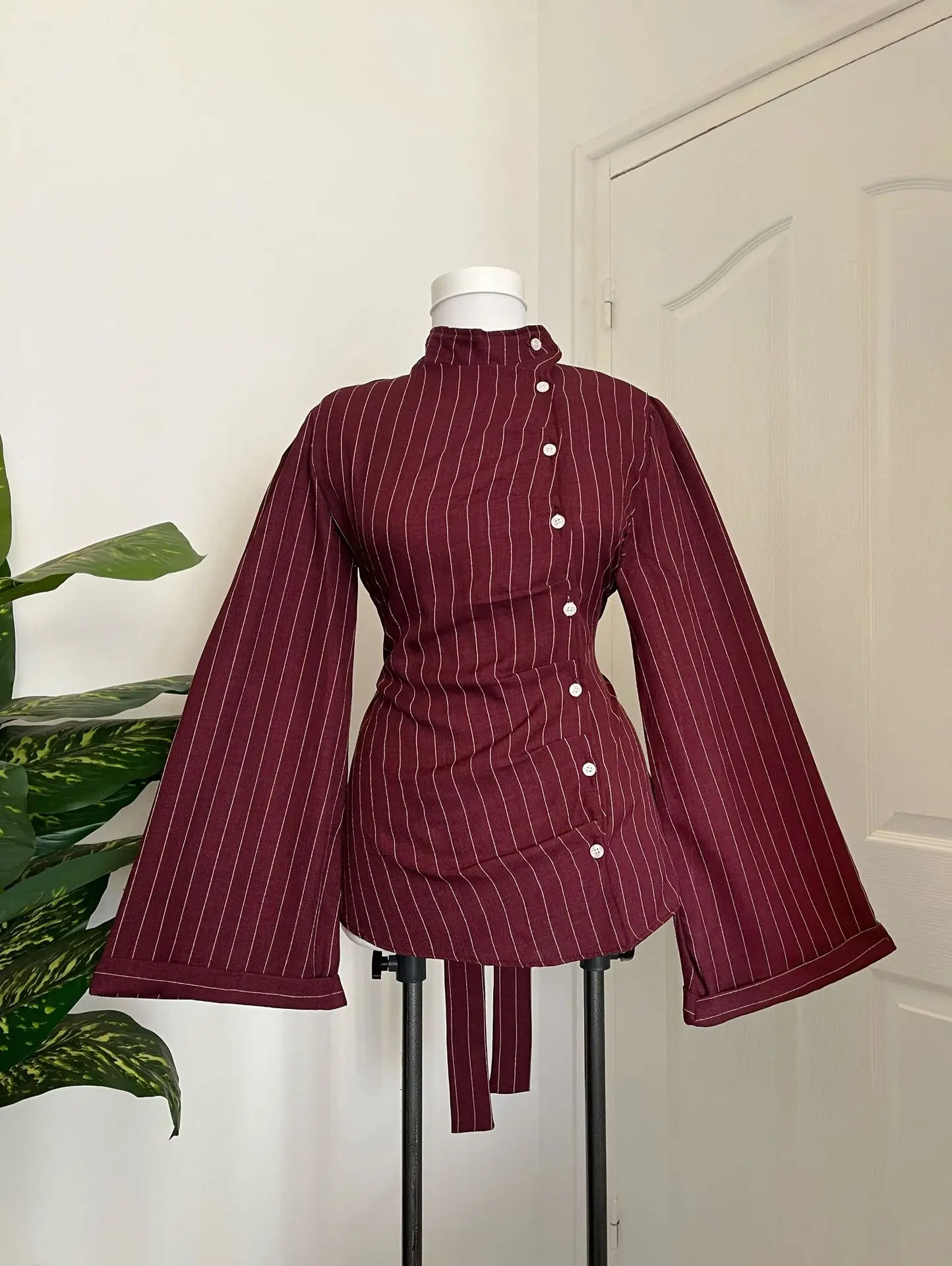 New Chinese Retro Striped Waist‑Tight Long‑Sleeve Shirt, Big Flare Sleeve Strap Slim‑Fit Blouse For Women
