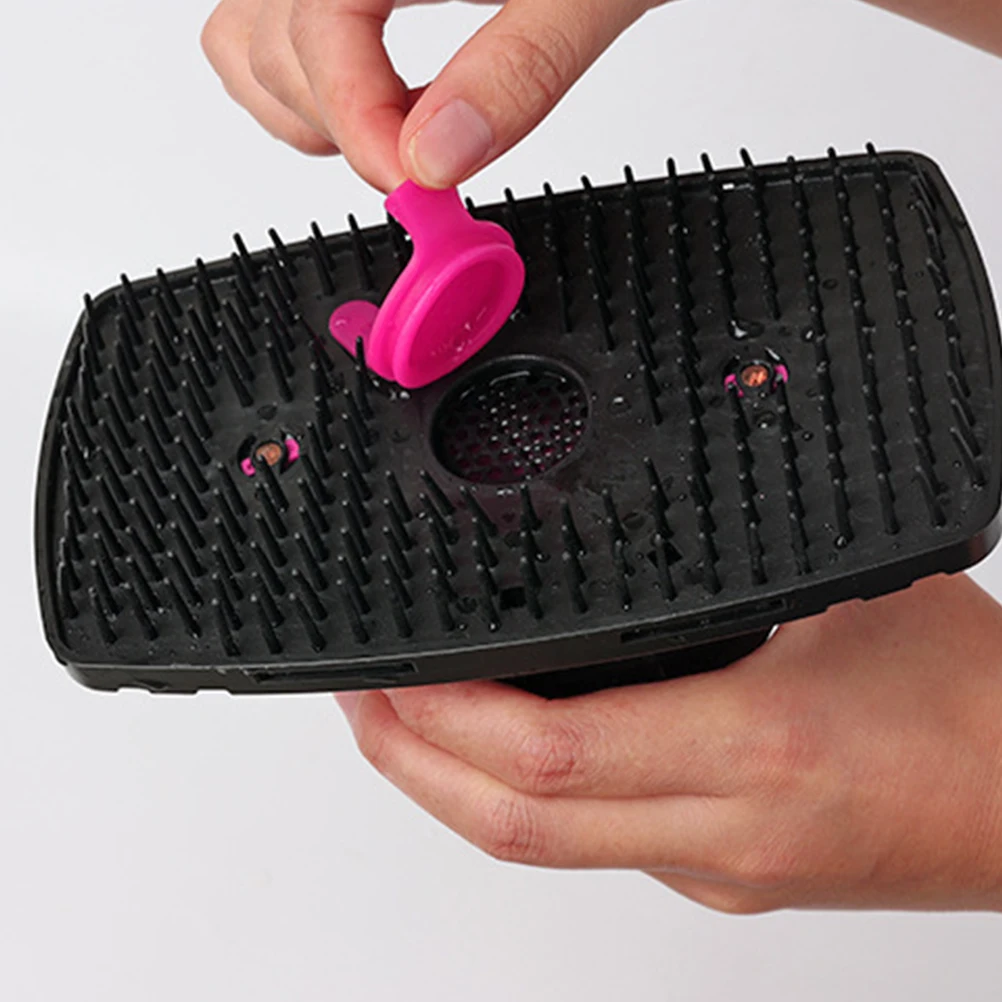 

High Quality Harness Brush Multiple Water Outlet Holes Easy Cleaning Durable ABS Material Shedding Brushes Grooming Tool