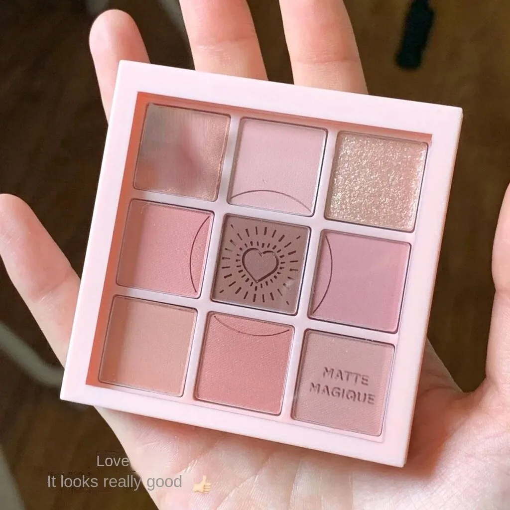 9色の長持ちするアイシャドウパレット - マット、シマー、グリッター、ピンク、レッド、ヌード、ブレンド可能なアイメイク