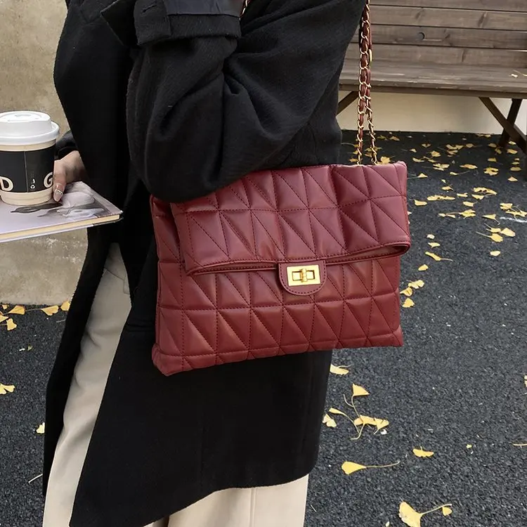 

2026 New Quilted Flap Chain Bag for Women Metal Lock Buckle Soft Leather Versatile Shoulder Crossbody Bag