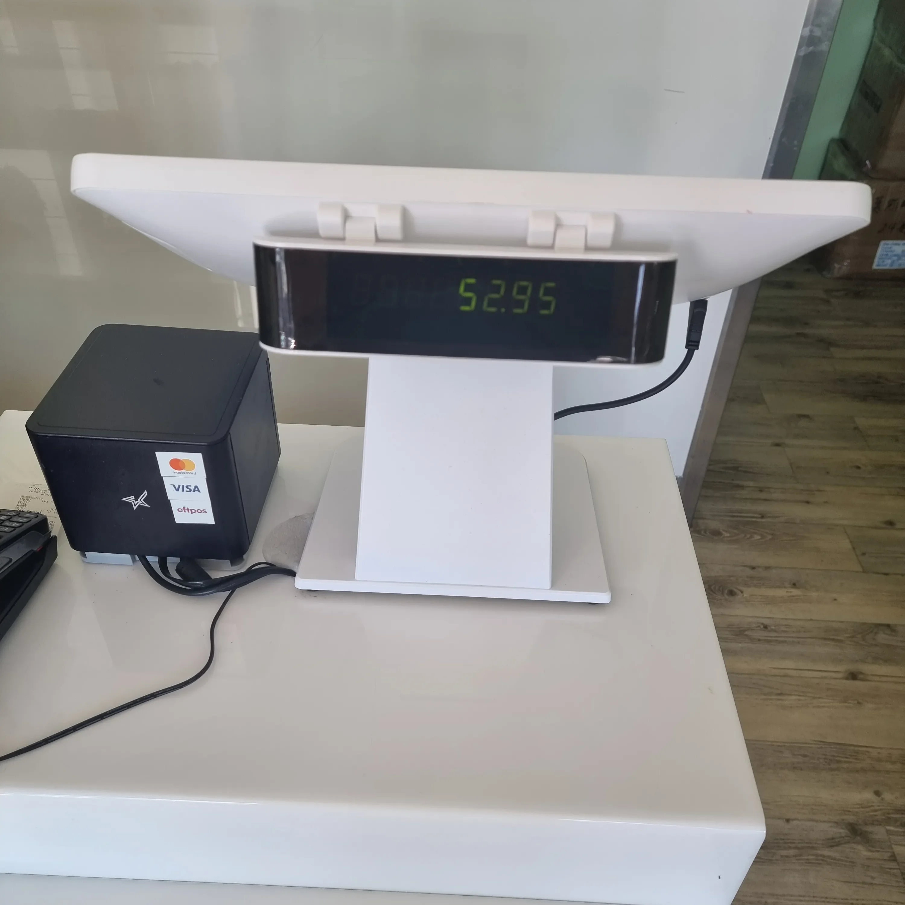 شاشة 15.6 بوصة تعمل باللمس POS محطة ماكينة تسجيل المدفوعات النقدية Win10/Android11 مع شاشة LED8/VFD220 11.6 بوصة الثانية لعداد الخروج