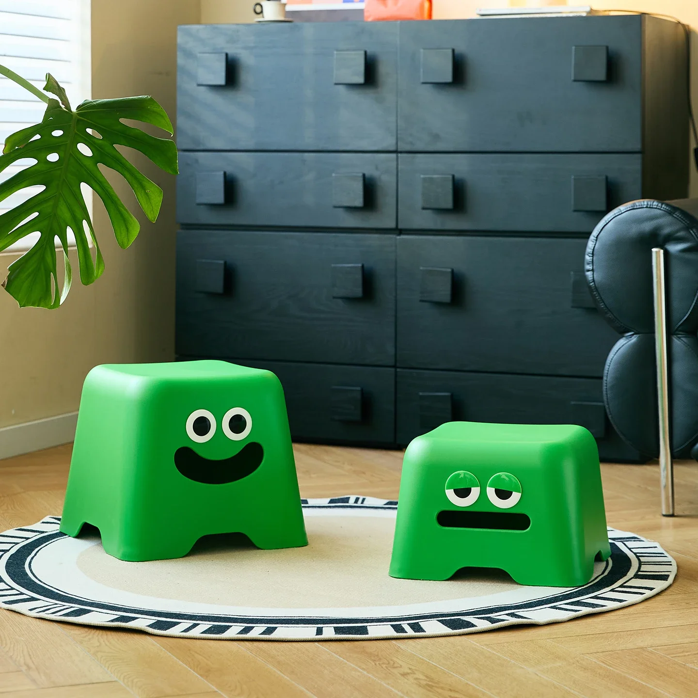 emo and smile low stool children's small stool household small bench baby shoe changing stool thickened plastic ottoman
