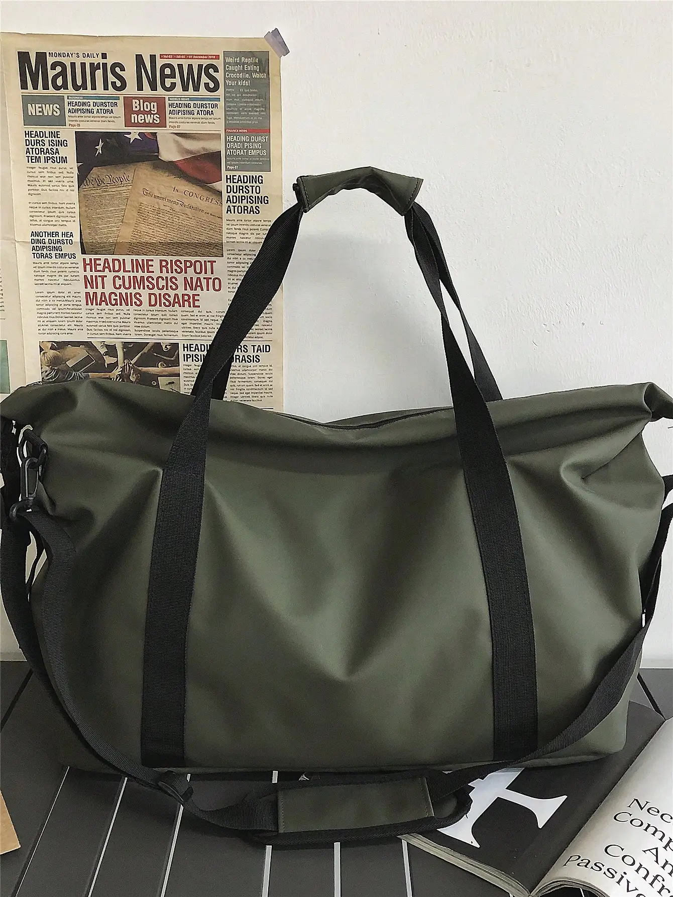 portable-handheld-travel-bag-large-capacity-sports-and-fitness-bag-lightweight-storage-luggage-bag-simple-travel-shoulder-bag
