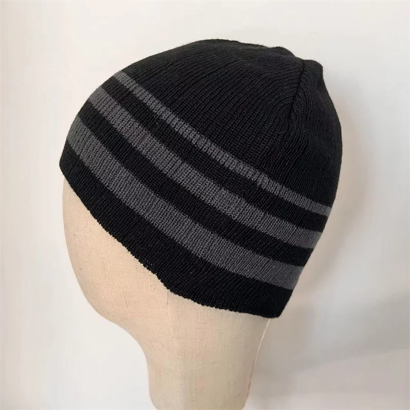 2024 Winter New Black Gray Striped Knit Hat Warm Hat Beanies For Women and Men Woollen Hat