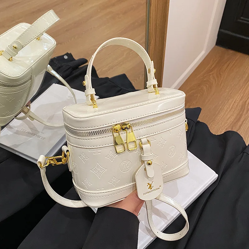 2025 Nuova borsa tote da donna con lettera in rilievo, borsa a tracolla chic con tracolla regolabile, borsa a tracolla solida e versatile per lavoro e appuntamenti