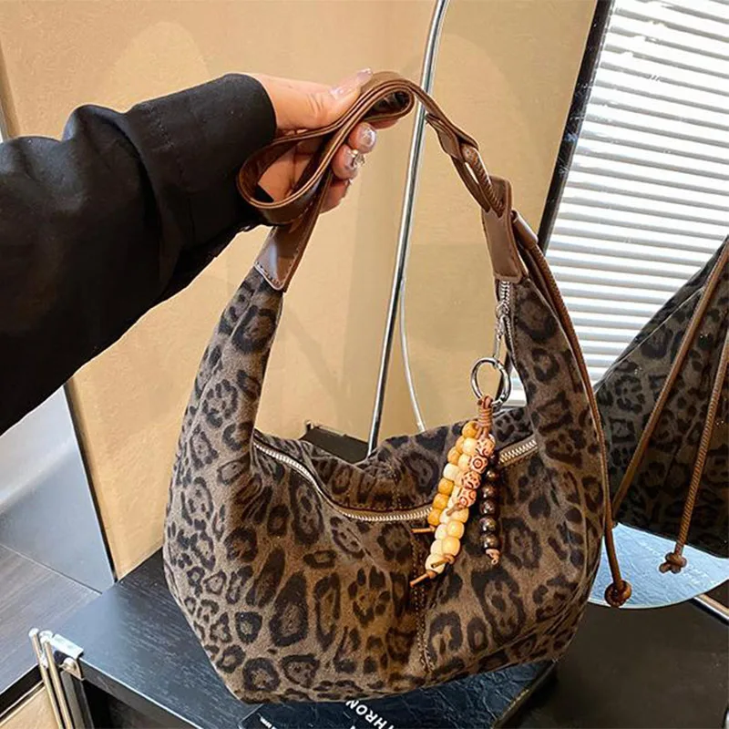 

Fashion Leopard Print Dumpling Bag New Large-capacity Suede Shoulder Bag Popular Solid Color Handbags Simple Elegant Casual Bags