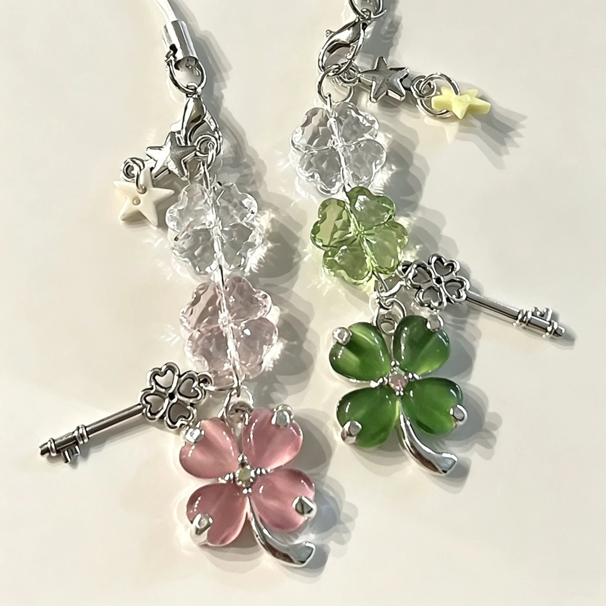 Backpack Decoration Keychain Layered Alloy Acrylic Pendant Four Leaf Clover Charm Keychain Retro Phone Charm Keychain For Binder