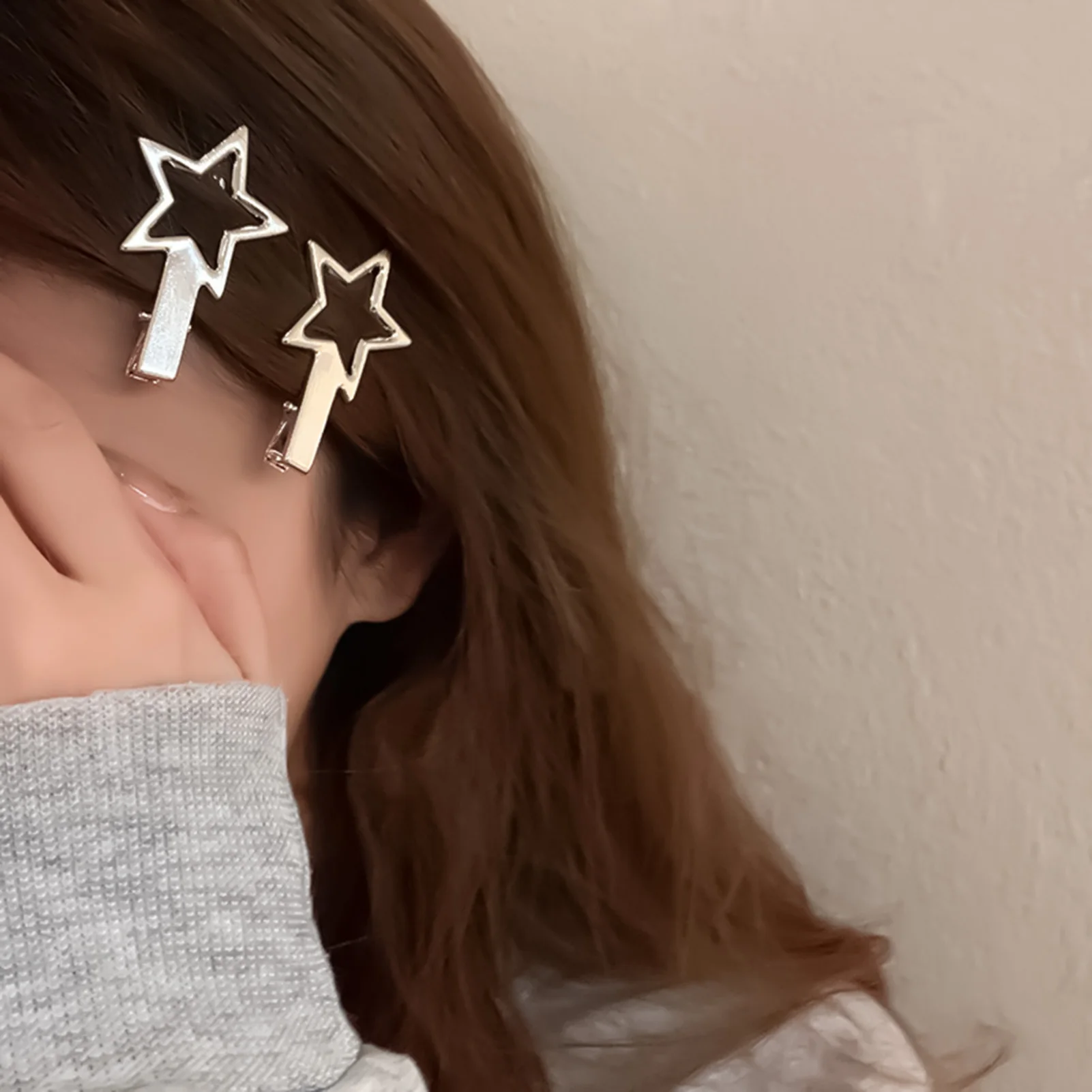 กิ๊บติดผมทรงแฉก 2 ชิ้น ดีไซน์เรียบง่าย กิ๊บตกแต่งผมทรงแฉก กิ๊บติดผมรูปดาว สำหรับผู้หญิง สาวๆ ของขวัญวันเกิด