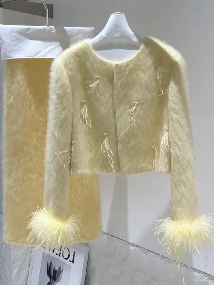 Stunning Women's Woolen Jacket 2026 New High-End Unique Feather Short Coat French Style Fringe Design Polyester Fiber