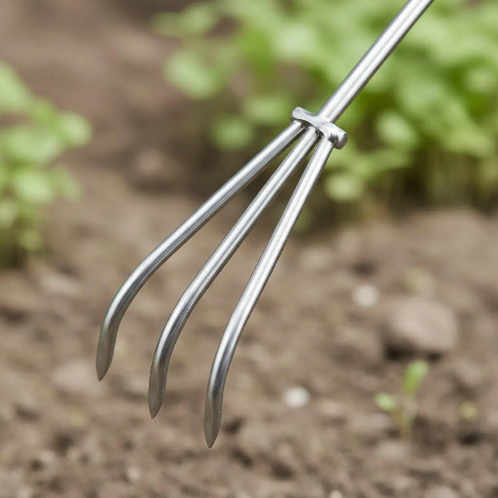 Long Handle Garden Rake Undesirable Vegetation Removing Stainless Metal Handheld Rake Rust Resistant Garden Cultivator for