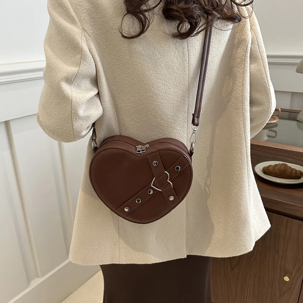 حقيبة صغيرة عصرية على شكل قلب للنساء 2025 حقيبة كروس غير رسمية ذات اتجاه جديد، حقيبة كتف لطيفة وشخصية #4