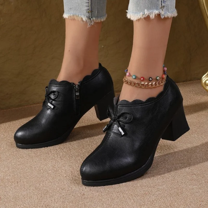 

Весенне-осенние новые стильные универсальные женские кожаные туфли на мягкой подошве с глубоким вырезом и бантом на массивном каблуке