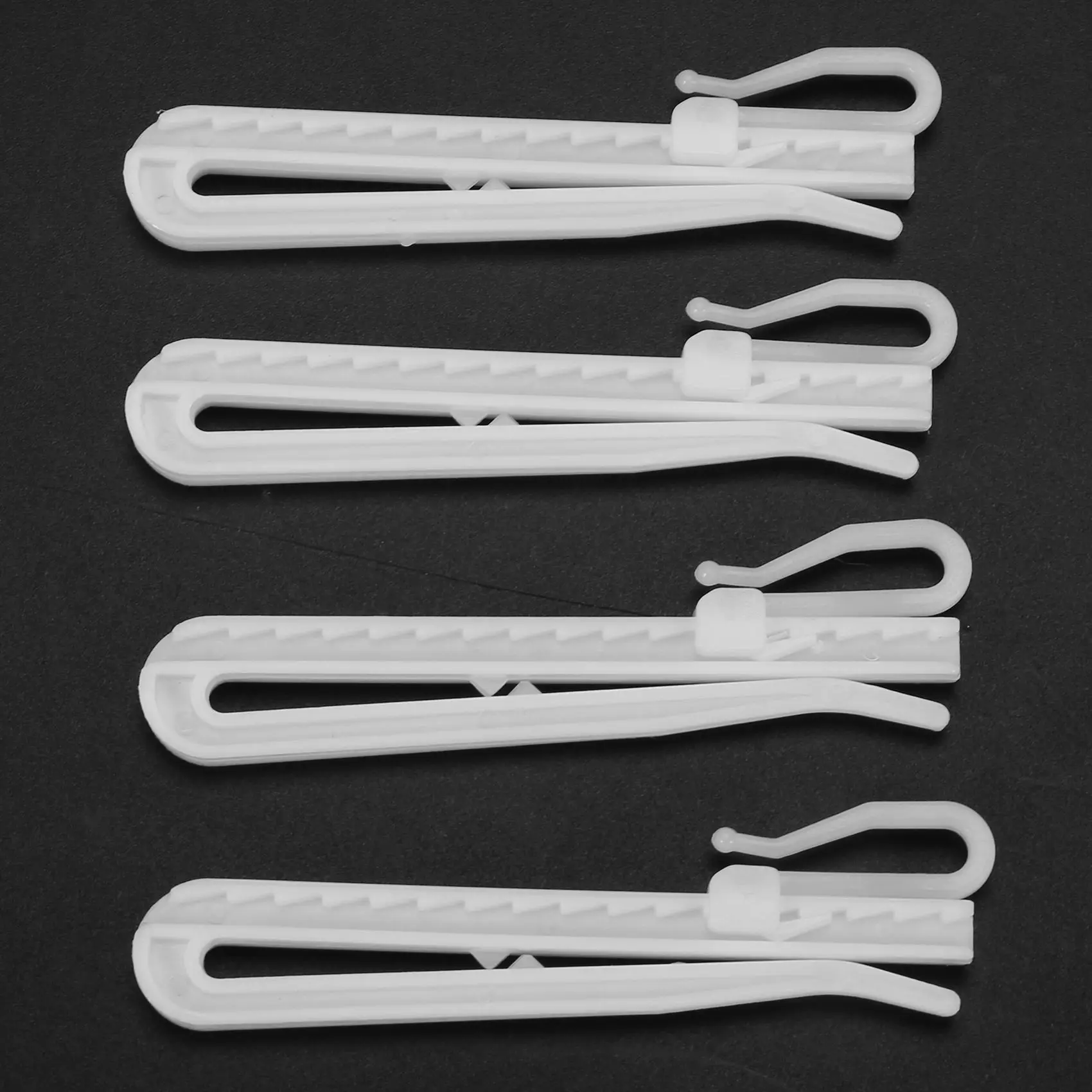 F-T 200PCS Plastic Curtain Hanging Hooks Stereo Window White Plastic Adjustable Height Curtain Accessories For Hang Ceiling 9Cm