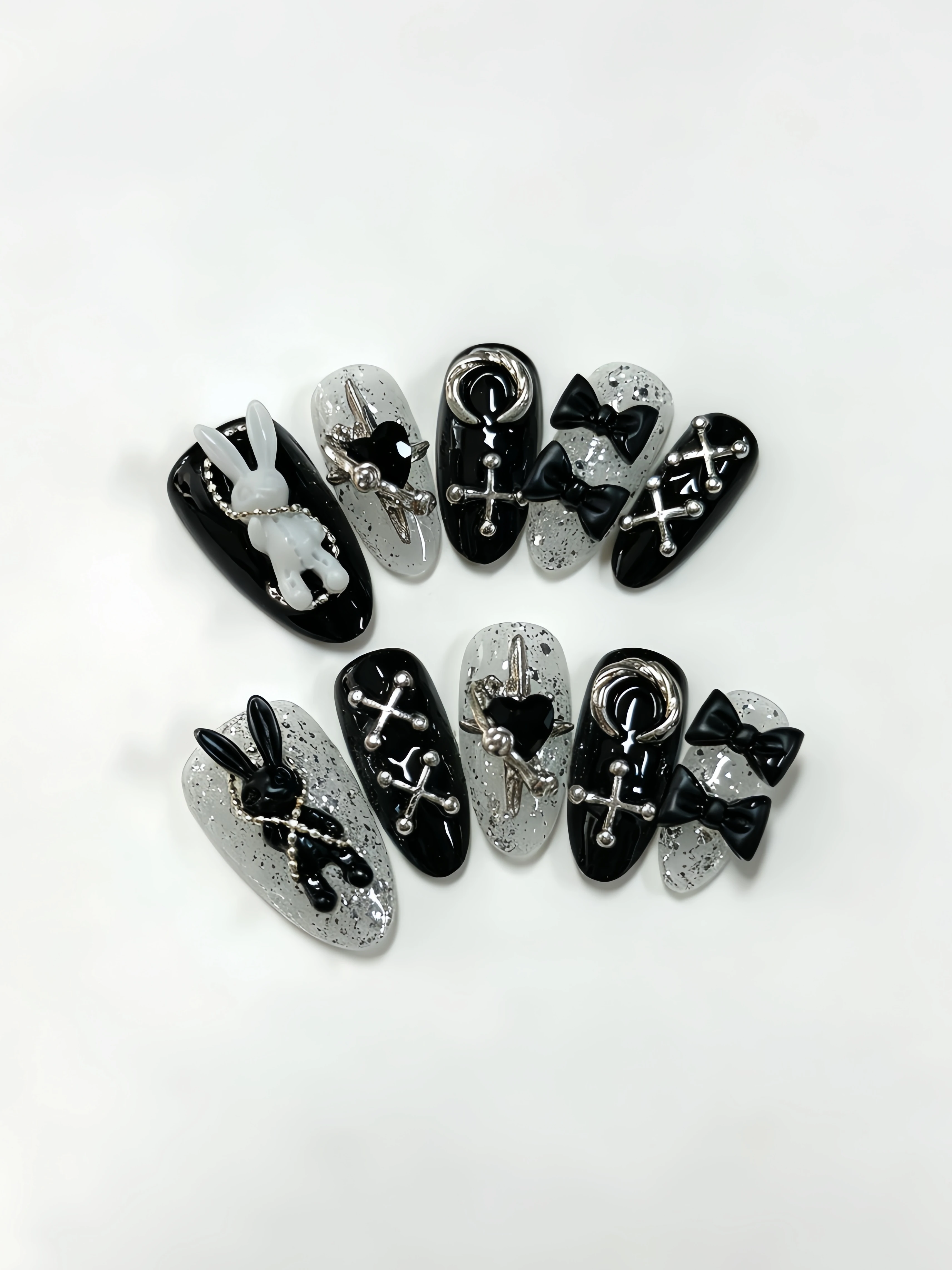 10 Almond-Shaped Nails, Black and White Gothic Rabbit Chain Heart Diamond Silver Glitter Nail Art, Rock Birthday Exquisite Style, Hot Girl Commuter Style, Everyday Versatile Style, Bar Y2K Punk Style Fake Nails, Halloween Sweet Cool Look view 3
