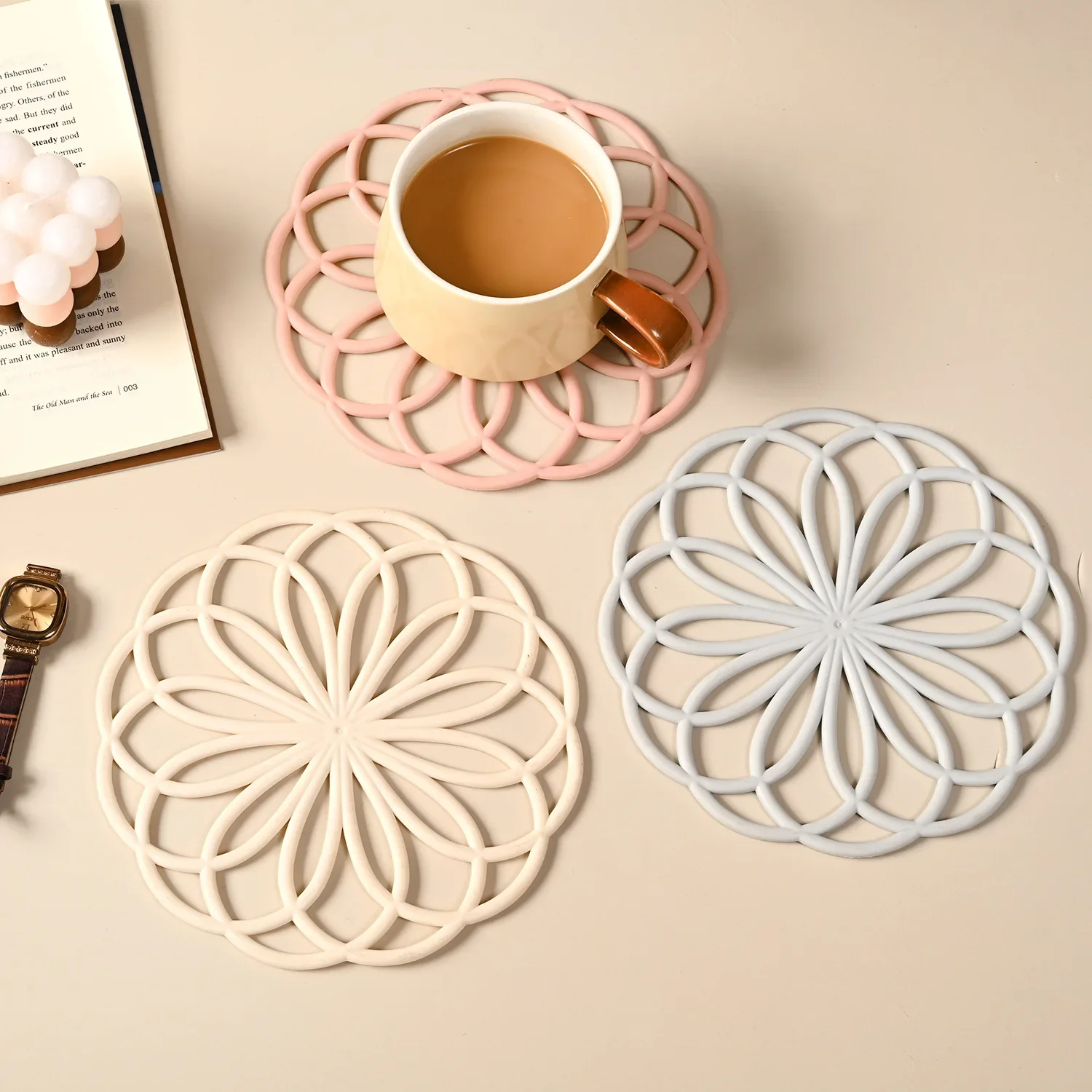 Flower PP Coasters Heat Insulation Anti-scald Mats Household Mat Waterproof Oil Coaster Table Decoration and Accessories