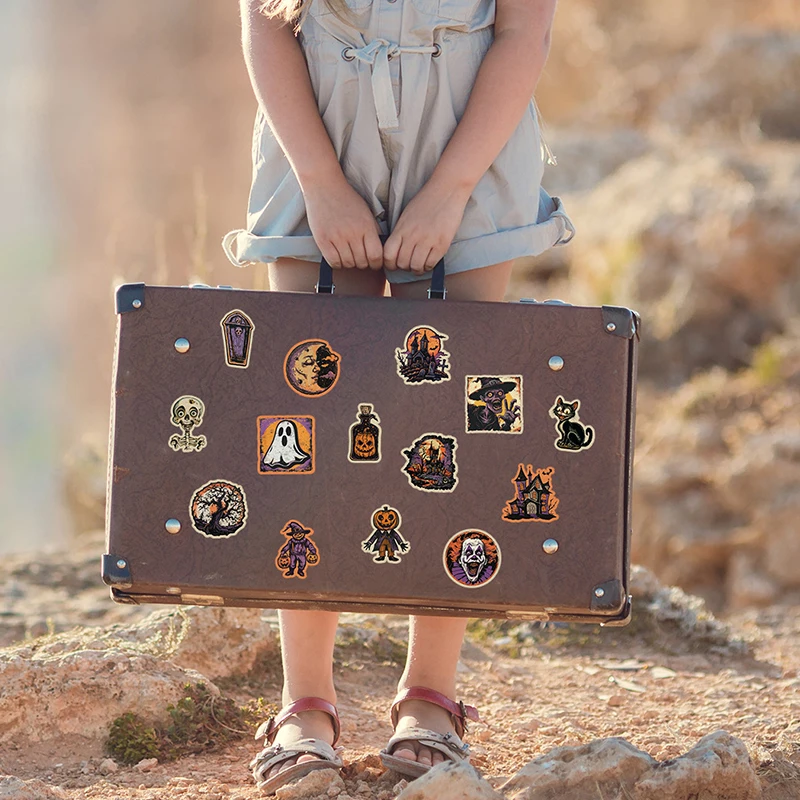 50 قطعة هالوين مرعبة اليقطين العنكبوت الكتابة على الجدران ملصقات الإبداعية الديكور حقيبة سكيت كوب ماء الشارات اللعب هدية