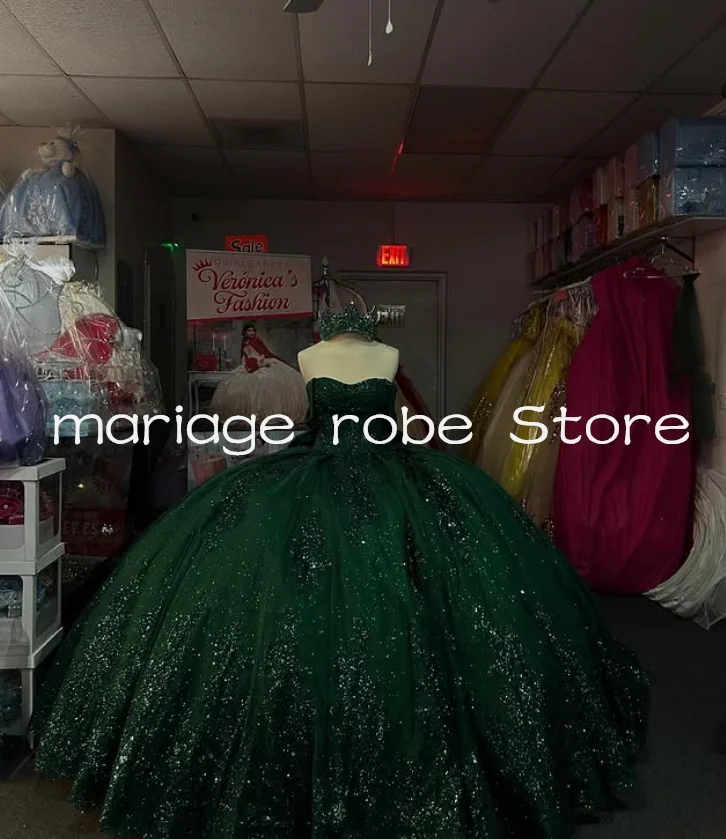 Smaragdgrüne glitzernde Prinzessin-Quinceanera-Kleider, schulterfrei, glitzerndes Korsett mit Applikationen, maßgeschneiderte Abendkleider für 15 Jahre