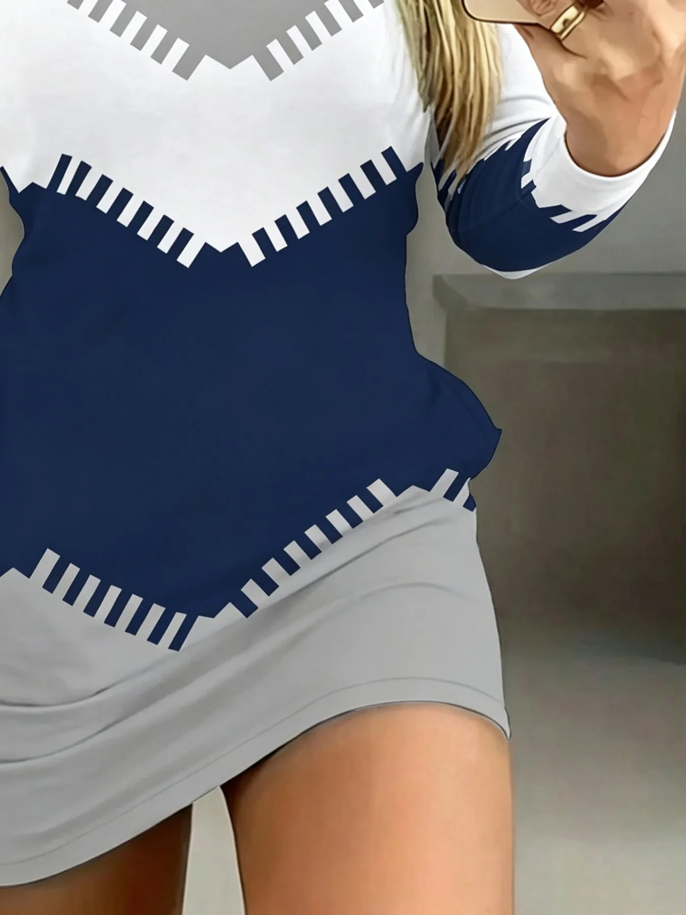 Damen Freizeitkleid mit Streifenmuster und Farbblockdesign, Rundhalsausschnitt, lange Ärmel, Taschen, elegante Minirocklänge – Detail 27