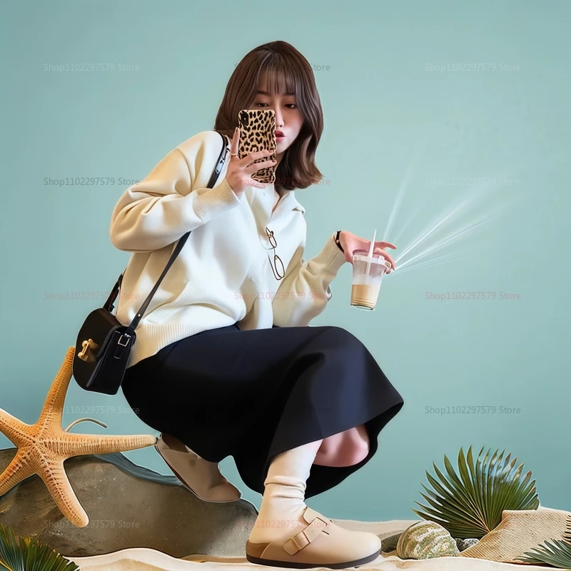 شباشب خشبية أنيقة من جلد الغزال للسيدات ونعل داخلي من الفلين تدعم حذاء الفيلا المريح في الداخل والخارج على الشاطئ