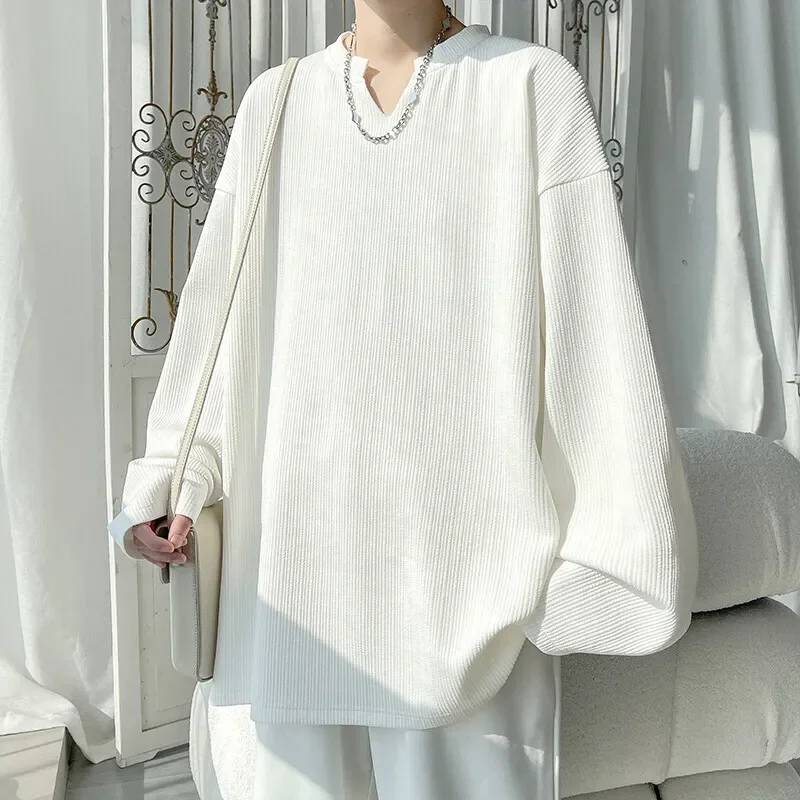 Pop White Long Sleeved T-shirt Men Oversized Casual V-neck T Shirt Men Streetwear Korean Loose Pleated T Shirt Mens Top M-3XL