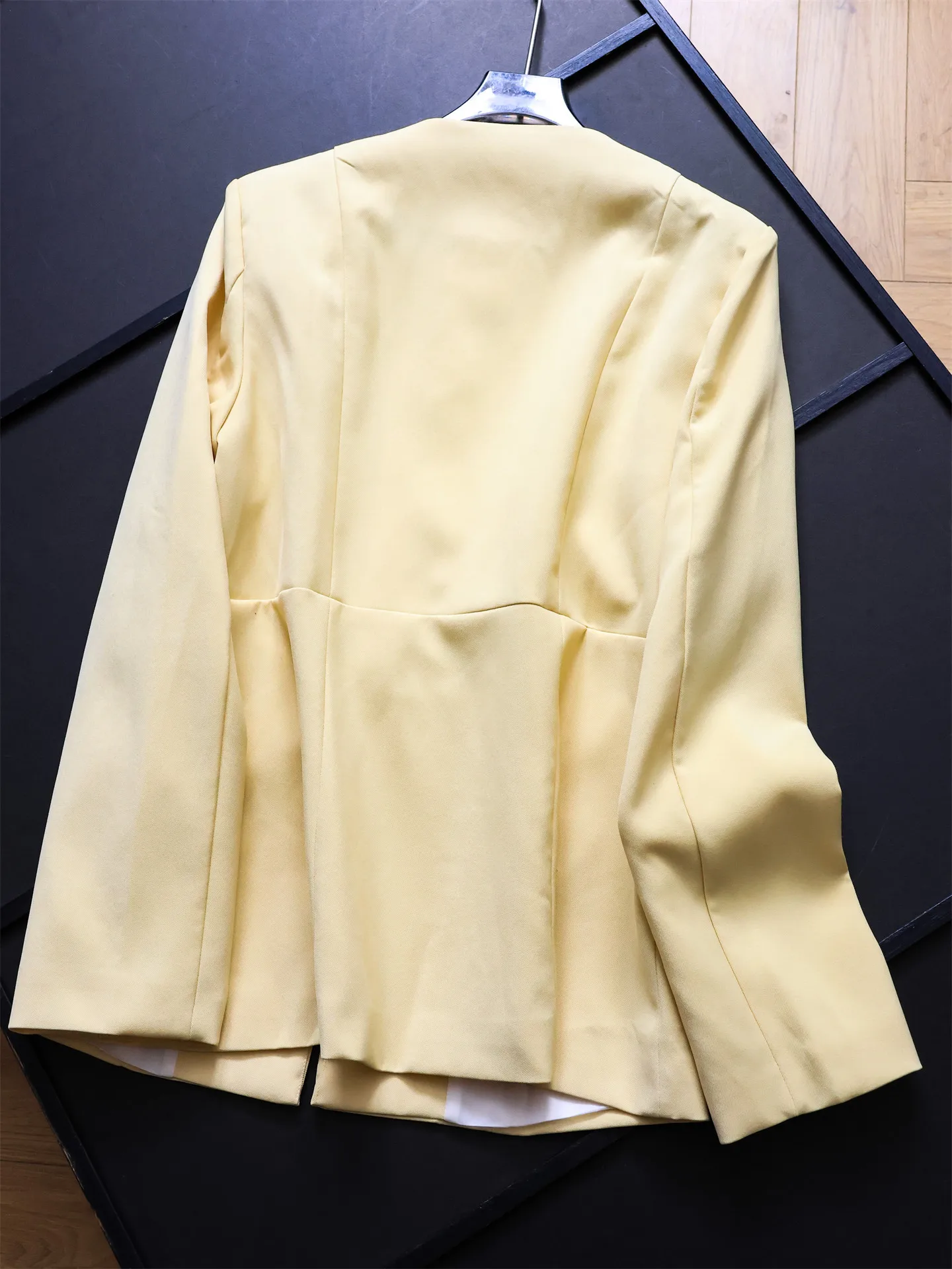Slimming  Color round Neck Button Split Long Sleeve Commute Women's Jacket Autumn New Style Versatile Business Suit B319