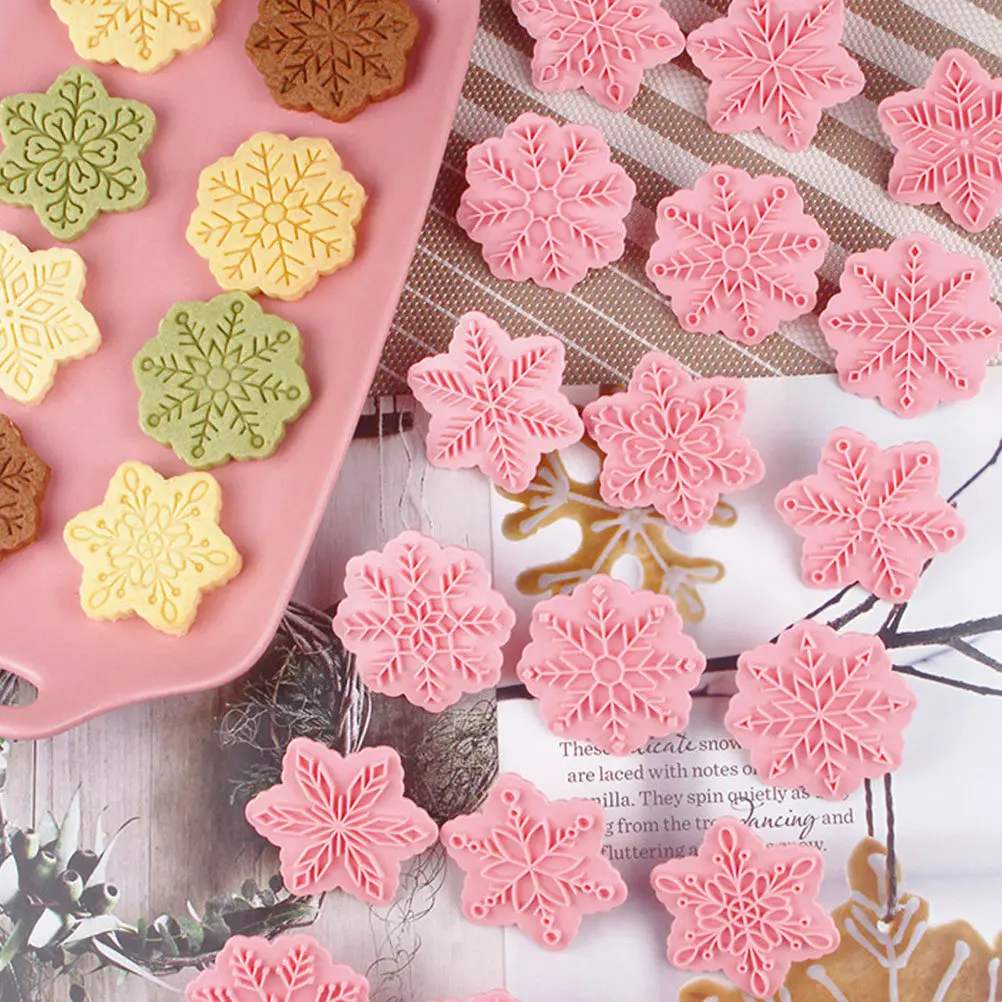 18Pcs Christmas Snowflake Cookie Molds 3D Press-on Pastry Mold Set for Baking Lovers Xmas Decor DIY Gift Baking Supplies