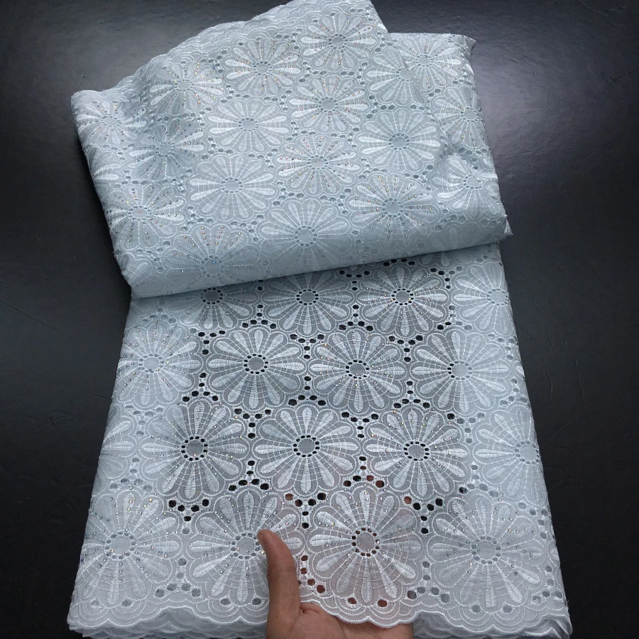 Lo último en tela de encaje de algodón bordado africano, tela de encaje suizo nigeriano 2025 de alta calidad, vestido de fiesta de 5 yardas para mujer A4200