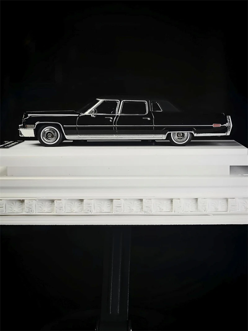 Modelo de Vehículo Coleccionable de Auto de Lujo FLEETWOOD 75 a Escala 1:64