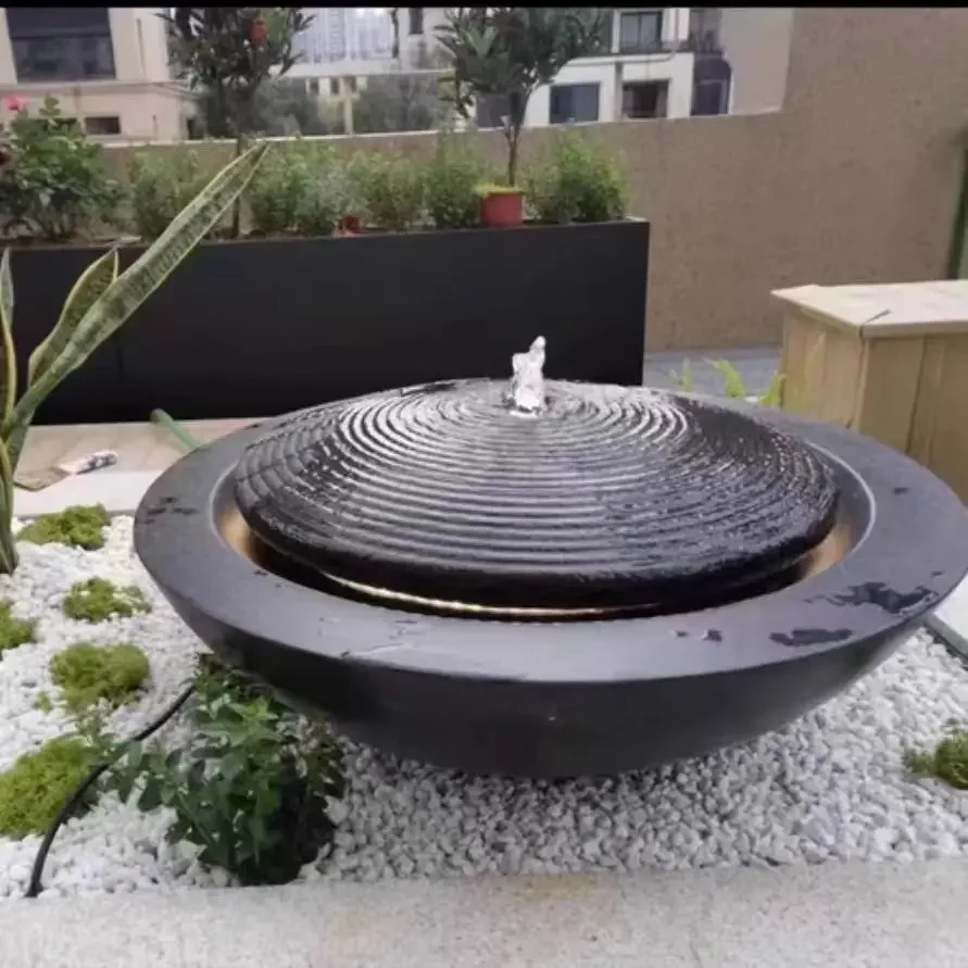 Innenhof im japanischen Stil, schwarze Bergstein-Wassernapf, Außenpool, Villengarten, Steinbecken-Landschaftsbau