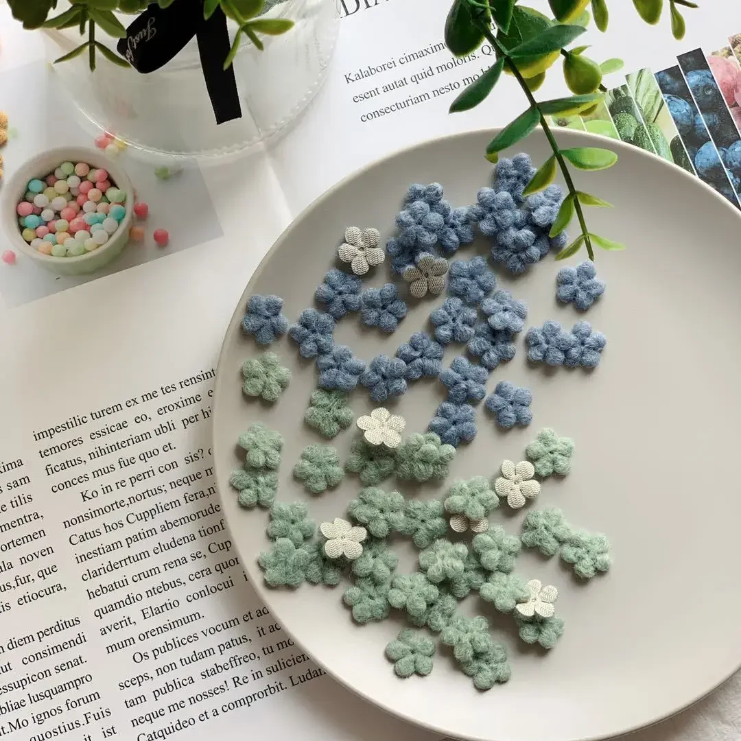 50 & 100 ピース/ロット 1.5 センチメートルマルチカラーデイジーウール造花ヘッド DIY ヘアピンジュエリー衣服アクセサリー材料装飾品