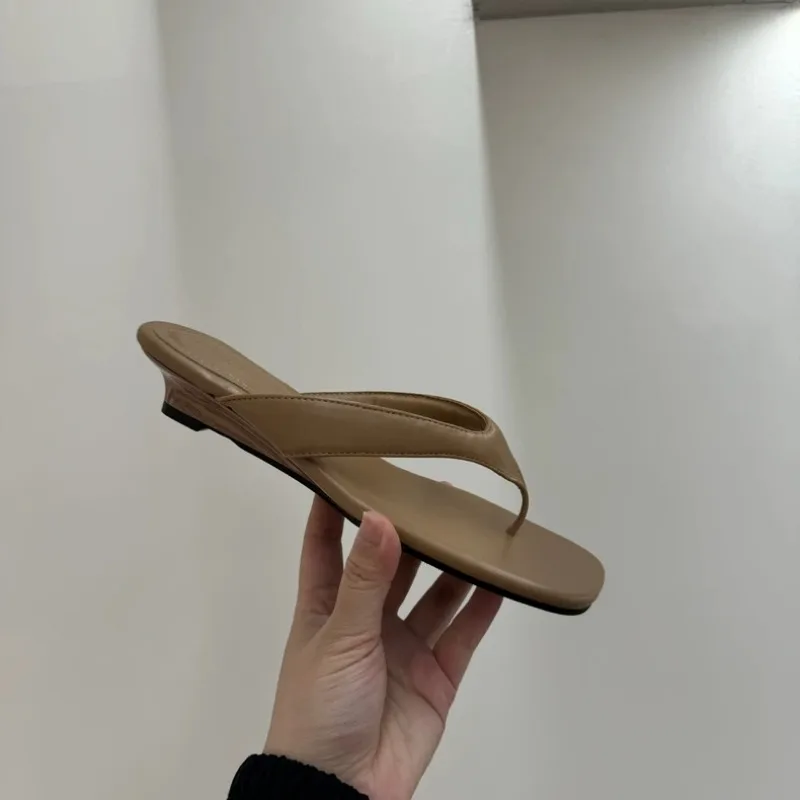 

Foot-on Flip-flops Women Wear Out 2026 New Summer Outing Cool Drag High-heeled Sandals