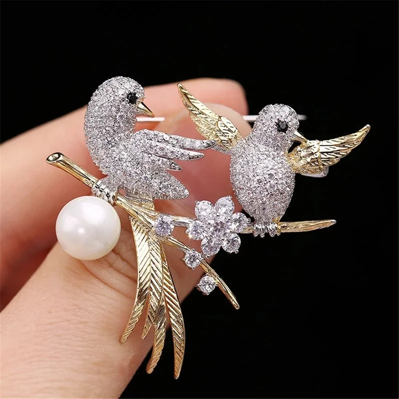 אלגנטי ליידי בעלי החיים סיכת זירקון וחיקוי פרל חמוד ציפור סיכת גבירותיי בגדי דקורטיבי סיכת תכשיטים