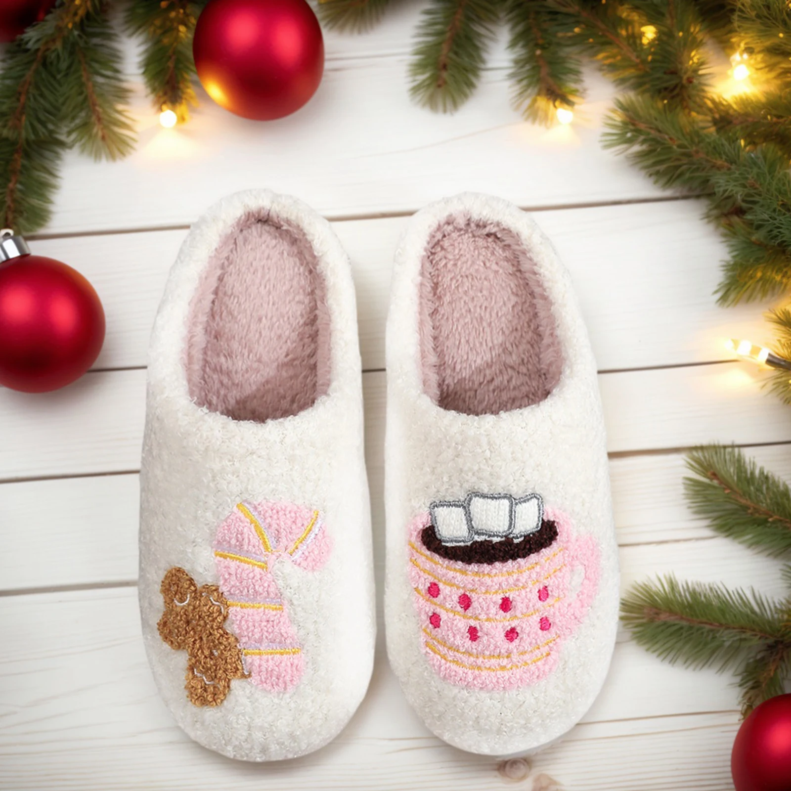 Women Men Christmas Slippers Cozy Fuzzy Slippers Cute Fuzzy Warm Slip On Slippers for Bedroom Living Room Garden Yard