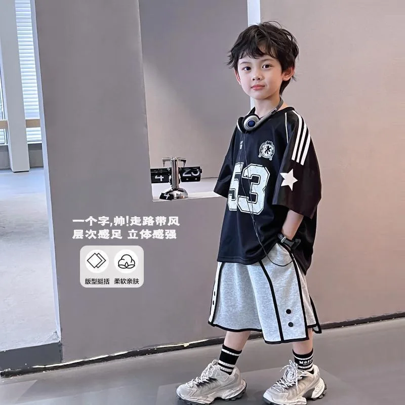 

Boys' Summer Explosion Breathable Letter Short-sleeved T + Personalized Design Five-point Pants 2025 Boys' New Loose 2piece Set